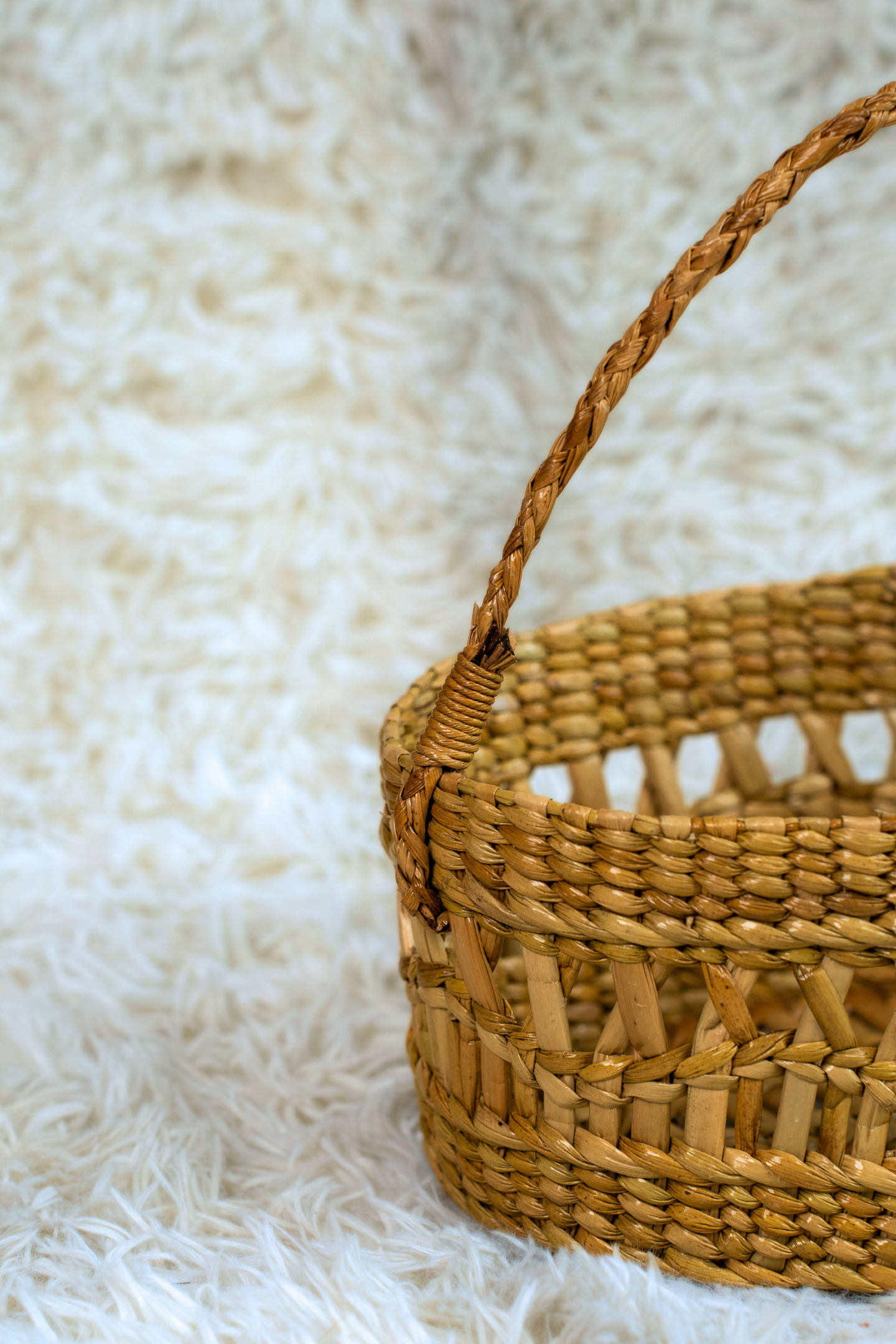 Oval Kauna Hamper Basket with Braided Handle